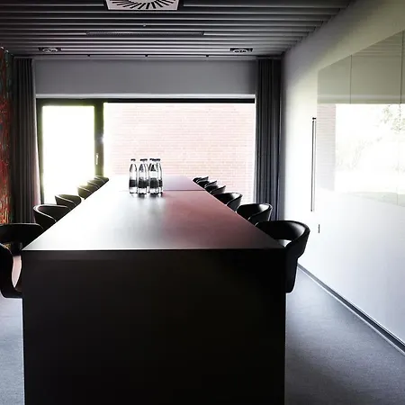 Western Hotell 4*
