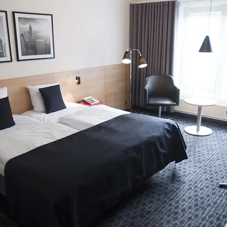 Western מלון אודנזה