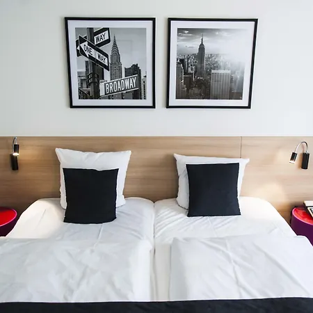 Western אודנזה