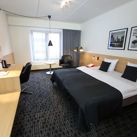 Western 4* אודנזה