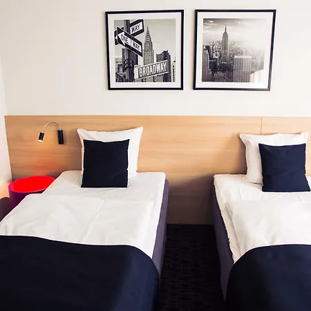 Western מלון אודנזה