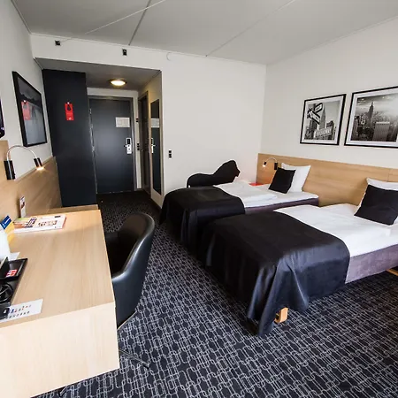 Western אודנזה