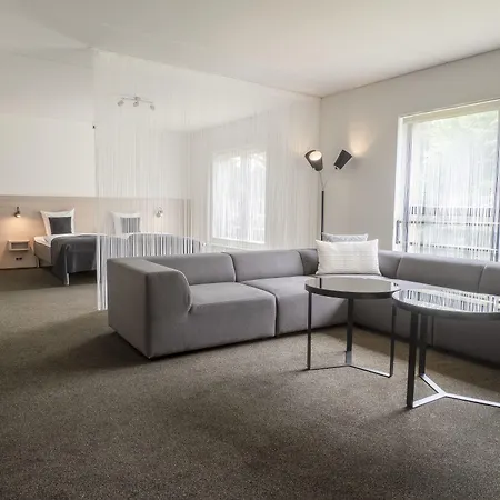 Western מלון אודנזה