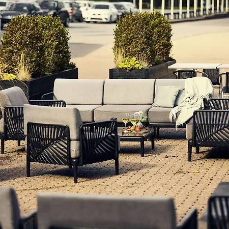 Western 4* אודנזה