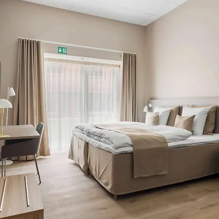 Western 4* אודנזה